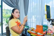 梅州泰国主播品三亚榴莲：“尝到了家乡味”