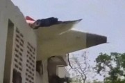 梅州印度一波音787客机坠毁机上242人、地面5名学生遇难！我驻印度使馆：机上无中国籍乘客