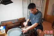 梅州成都“90后”小伙“十年磨一剑”：从爱好者到守艺人 传播中国文化
